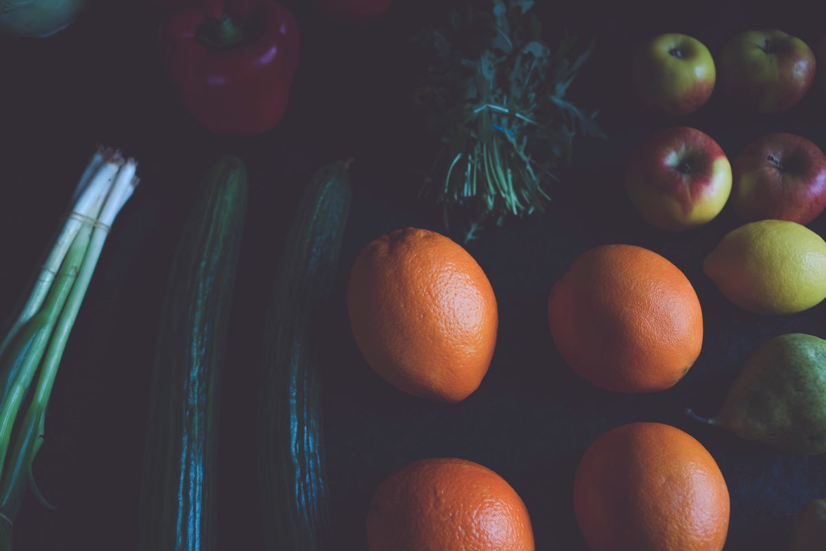 De ce pierzi vitamina C din legume la gătit și cum o păstrezi mai bine