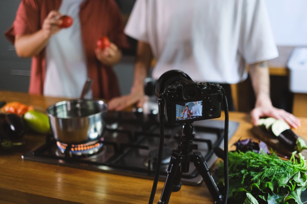 Cum gătești pentru toată săptămâna într-o singură după-amiază: ghid practic de batch cooking