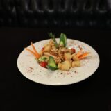 Cârnați de casă: proporția dintre carne, slănină și condimente