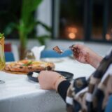 Prăjitură cu mere și scorțișoară, rețeta de casă simplă