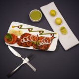 Wrap cu pui și avocado: gustare completă gata în 15 minute