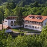 Hanul Vatra din Costești – locul în care ospitalitatea românească nu este doar o promisiune